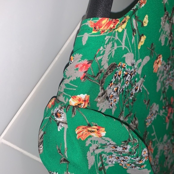 Green Floral Blouse - Picture 13 of 16